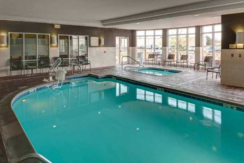 Hilton Garden Inn Merrillville Exterior photo
